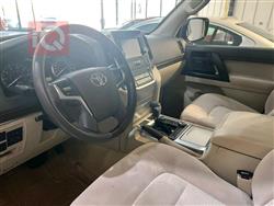 تۆیۆتا لاند کروزەر